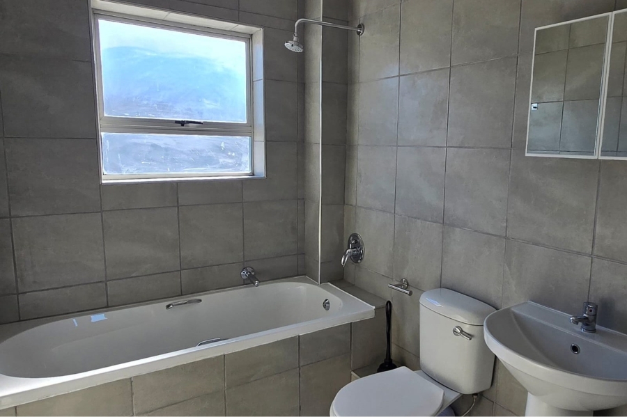 To Let 2 Bedroom Property for Rent in Lansdowne Western Cape